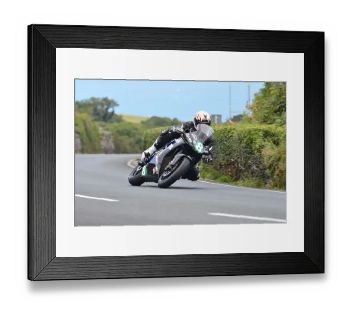 Framed Print : Andrew Farrell (Bullock Kawasaki) 2014 Supertwin Manx Grand Prix Framed Print : Andrew Farrell (Bullock Kawasaki) 2014 Supertwin Manx Grand Prix
