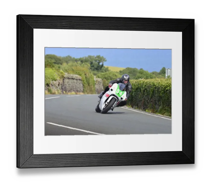 Framed Print : Ewan Hamilton (Yamaha) 2014 Supertwin Manx Grand Prix Framed Print : Ewan Hamilton (Yamaha) 2014 Supertwin Manx Grand Prix