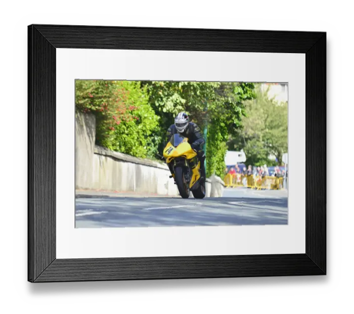 Framed Print : Gary Firth (Honda) 2014 Senior Manx Grand Prix Framed Print : Gary Firth (Honda) 2014 Senior Manx Grand Prix