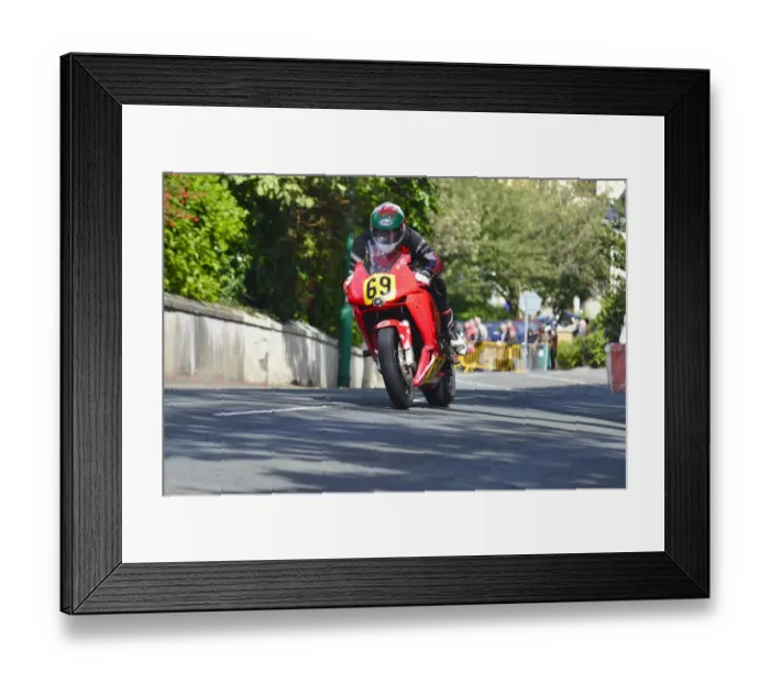 Framed Print : Alun Thomas (Honda) 2014 Senior Manx Grand Prix Framed Print : Alun Thomas (Honda) 2014 Senior Manx Grand Prix