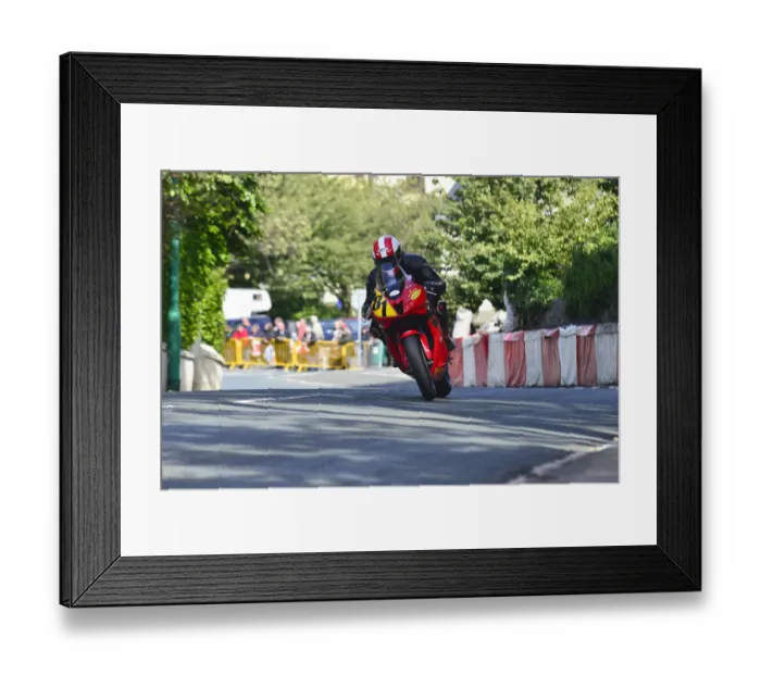 Framed Print : Richard Wilson (Honda) 2014 Senior Manx Grand Prix Framed Print : Richard Wilson (Honda) 2014 Senior Manx Grand Prix