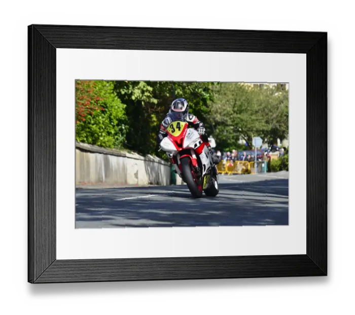 Framed Print : Justin Collins (Yamaha) 2014 Senior Manx Grand Prix Framed Print : Justin Collins (Yamaha) 2014 Senior Manx Grand Prix