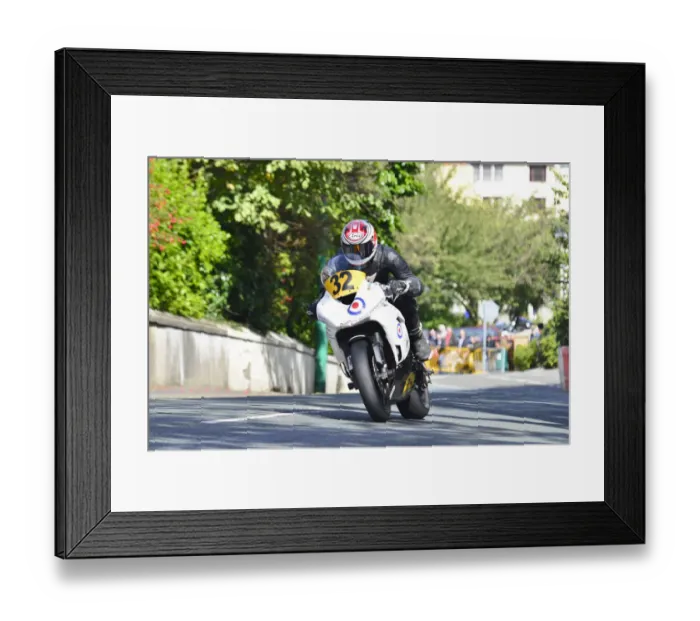 Framed Print : Rad Hughes (Kawasaki) 2014 Senior Manx Grand Prix Framed Print : Rad Hughes (Kawasaki) 2014 Senior Manx Grand Prix