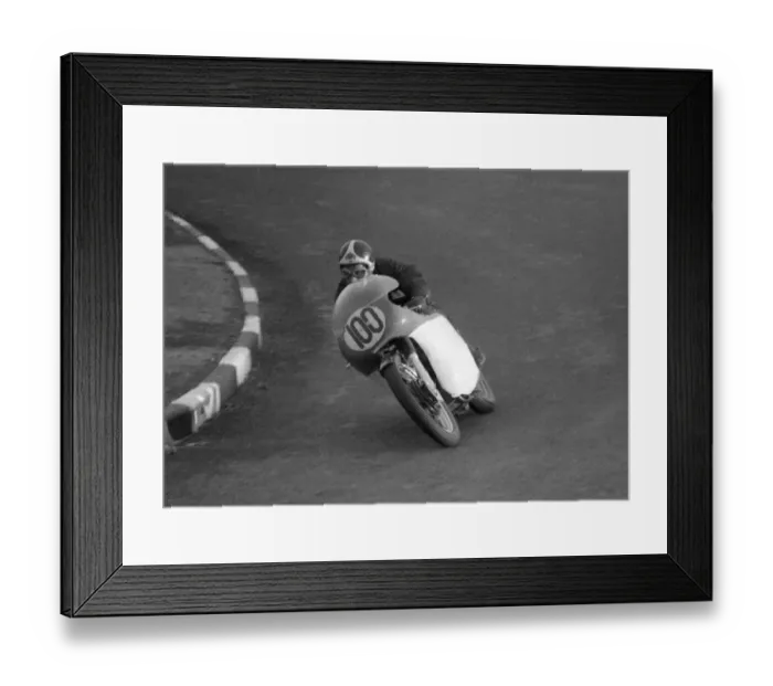 Framed Print : Ernie Wooder (Matchless) 1962 Senior Manx Grand Prix Framed Print : Ernie Wooder (Matchless) 1962 Senior Manx Grand Prix