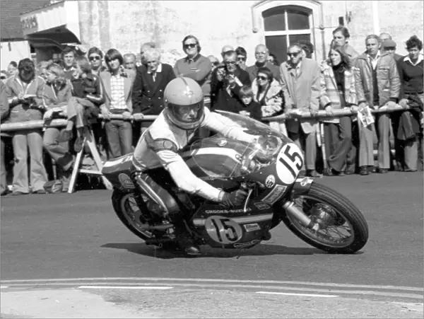 Phil Winter (Crooks Suzuki) 1977 Senior Manx Grand Prix