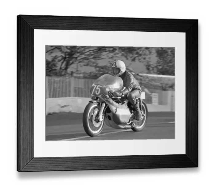 Framed Print : Drew Alexander (Yamaha) 1975 Lightweight Manx Grand Prix