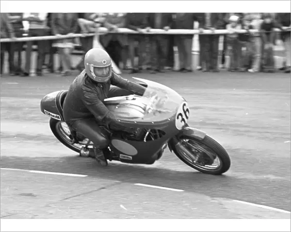 Barry Tingley (Norton) 1975 Senior Manx Grand Prix