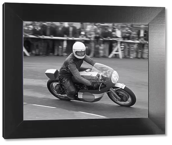 Ian Parkinson (Yamaha) 1975 Junior Manx Grand Prix