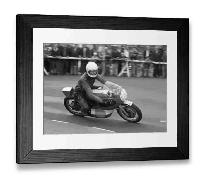 Framed Print : Ian Parkinson (Yamaha) 1975 Junior Manx Grand Prix Framed Print : Ian Parkinson (Yamaha) 1975 Junior Manx Grand Prix