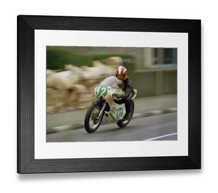 Framed Print : John Logan (Yamaha) 1976 Lightweight Manx Grand Prix Framed Print : John Logan (Yamaha) 1976 Lightweight Manx Grand Prix