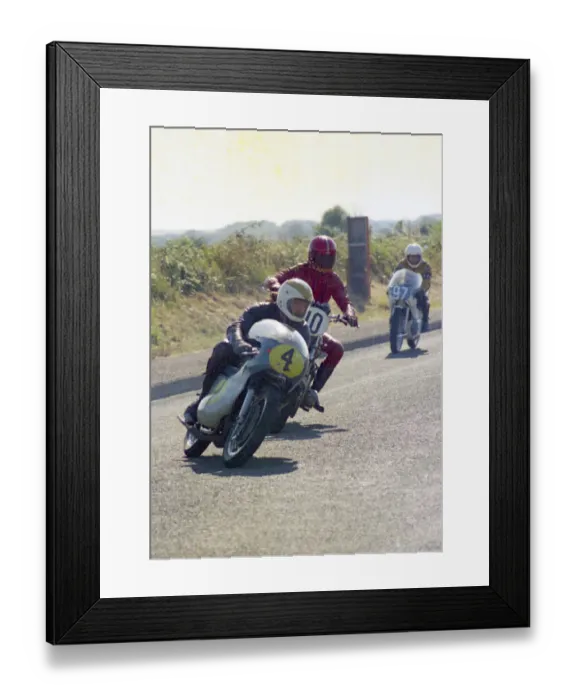 Framed Print : Geoff Kelly (Suzuki) 1976 Jurby Road Framed Print : Geoff Kelly (Suzuki) 1976 Jurby Road