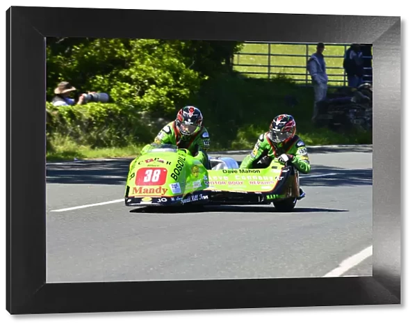 Kenny Howles & Dave Mahon (MR Equipe Yamaha) 2015 Sidecar TT