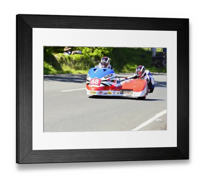 Framed Print : Franck Barbier & Emmanuel Debroise (Baker Suzuki) 2015 Sidecar TT Framed Print : Franck Barbier & Emmanuel Debroise (Baker Suzuki) 2015 Sidecar TT