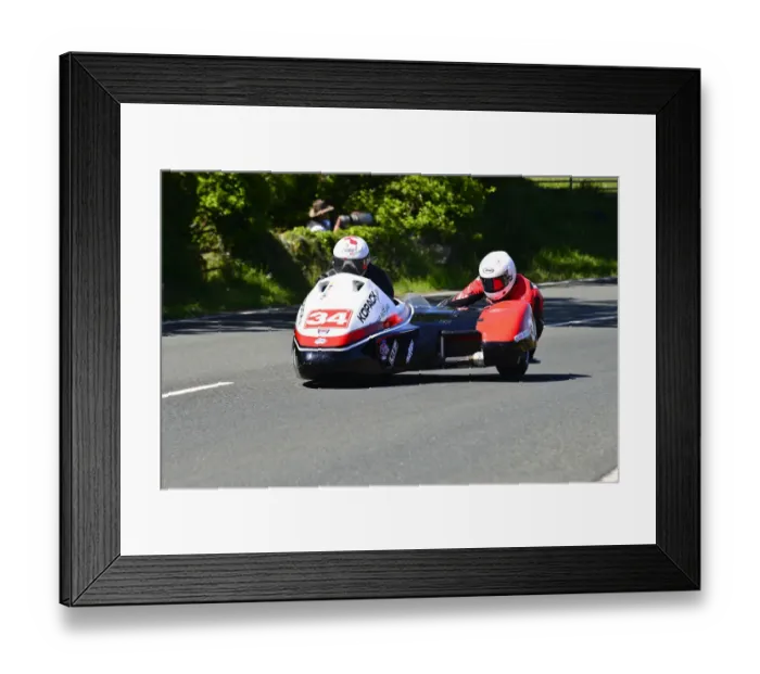 Framed Print : Mike Roscher & Manuel Hirschi (LCR Suzuki) 2015 Sidecar TT Framed Print : Mike Roscher & Manuel Hirschi (LCR Suzuki) 2015 Sidecar TT