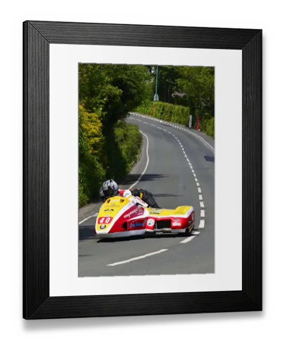 Framed Print : Stephen Ramsden & Matty Ramsden (LCR) 2015 Sidecar TT Framed Print : Stephen Ramsden & Matty Ramsden (LCR) 2015 Sidecar TT
