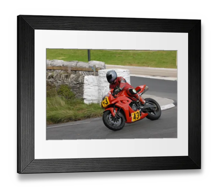 Framed Print : Iain Hill (Honda) 2009 Senior Manx Grand Prix Framed Print : Iain Hill (Honda) 2009 Senior Manx Grand Prix