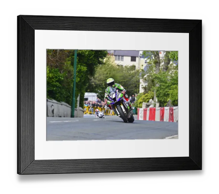 Framed Print : Gary Johnson (Kawasaki) 2015 Superbike TT Framed Print : Gary Johnson (Kawasaki) 2015 Superbike TT