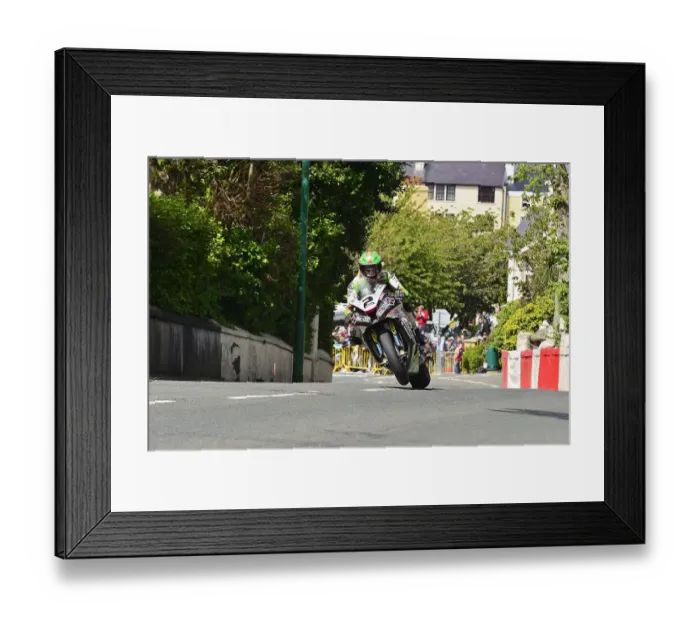 Framed Print : James Hillier (Kawasaki) 2015 Superbike TT Framed Print : James Hillier (Kawasaki) 2015 Superbike TT