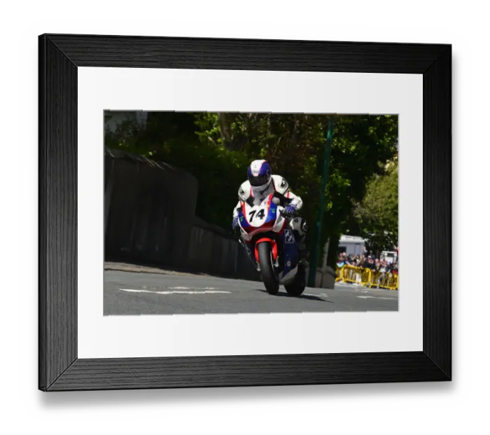 Framed Print : Scott Wilson (Honda) 2015 Superbike TT Framed Print : Scott Wilson (Honda) 2015 Superbike TT