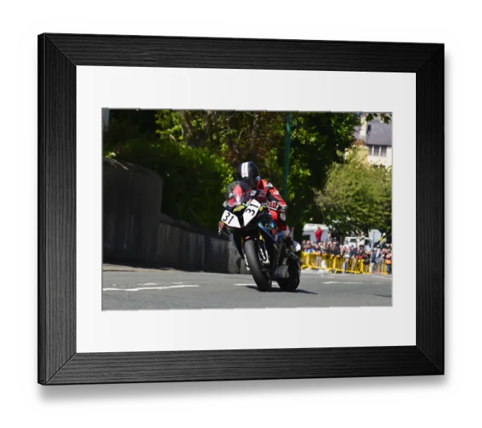 Framed Print : James Cowton (Honda) 2015 Superbike TT Framed Print : James Cowton (Honda) 2015 Superbike TT
