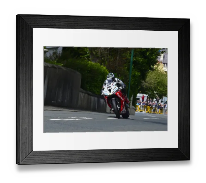 Framed Print : Michael Dunlop (BMW) 2015 Superbike TT
