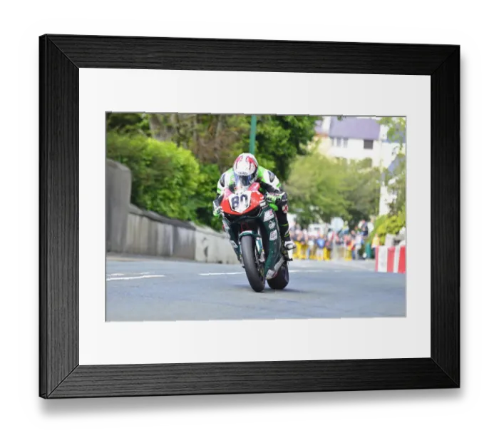 Framed Print : Bill Callister (Honda) 2015 Superbike TT Framed Print : Bill Callister (Honda) 2015 Superbike TT