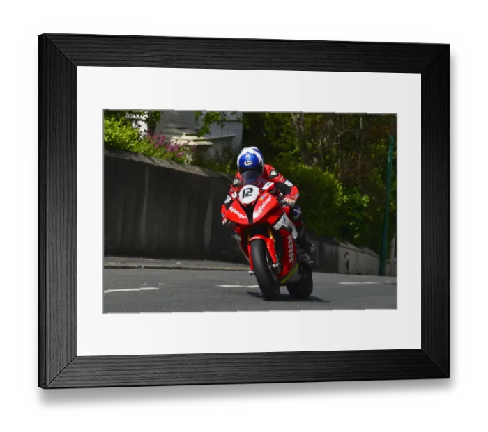 Framed Print : Keith Amor (BMW) 2015 Superbike TT Framed Print : Keith Amor (BMW) 2015 Superbike TT