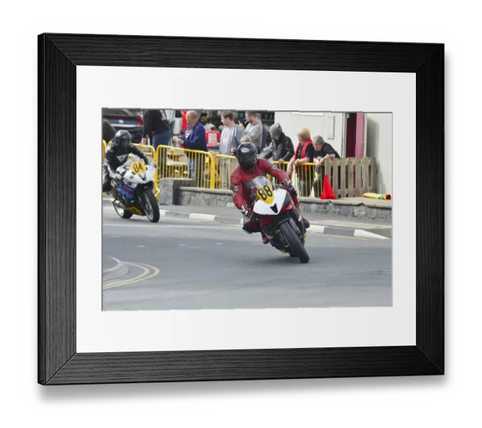 Framed Print : Iain Hill (Honda) 2014 Senior Manx Grand Prix