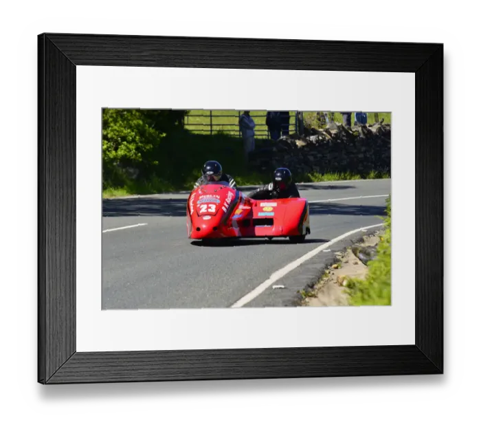 Framed Print : Howard Baker & Mike Killingsworth (Shelbourne Honda) 2015 Sidecar TT Framed Print : Howard Baker & Mike Killingsworth (Shelbourne Honda) 2015 Sidecar TT