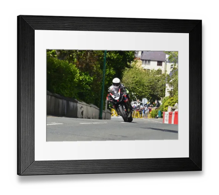 Framed Print : Shaun Anderson (Suzuki) 2015 Superbike TT Framed Print : Shaun Anderson (Suzuki) 2015 Superbike TT