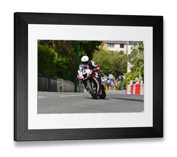 Framed Print : Stefano Bonetti (Kawasaki) 2015 Superbike TT Framed Print : Stefano Bonetti (Kawasaki) 2015 Superbike TT