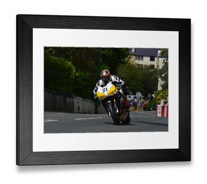Framed Print : Dan Cooper (Honda) 2015 Superbike TT Framed Print : Dan Cooper (Honda) 2015 Superbike TT