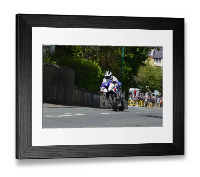 Framed Print : William Dunlop (Tyco BMW) 2015 Superbike TT Framed Print : William Dunlop (Tyco BMW) 2015 Superbike TT