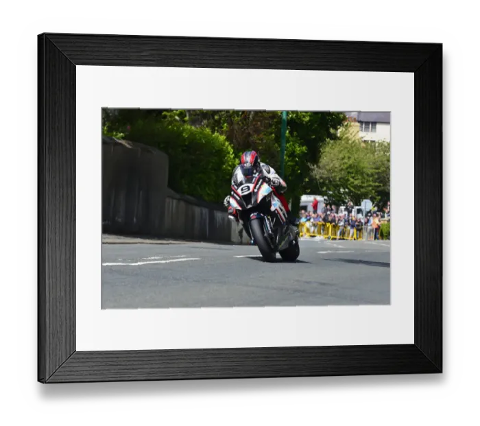 Framed Print : Ian Hutchinson (Kawasaki) 2015 Superbike TT Framed Print : Ian Hutchinson (Kawasaki) 2015 Superbike TT