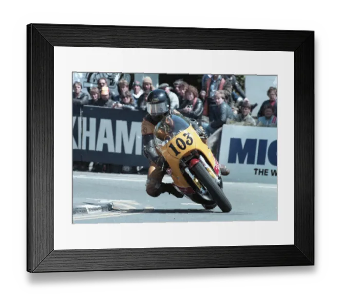 Framed Print : Dave Madsen-Mygdal (Suzuki) 1985 Senior TT