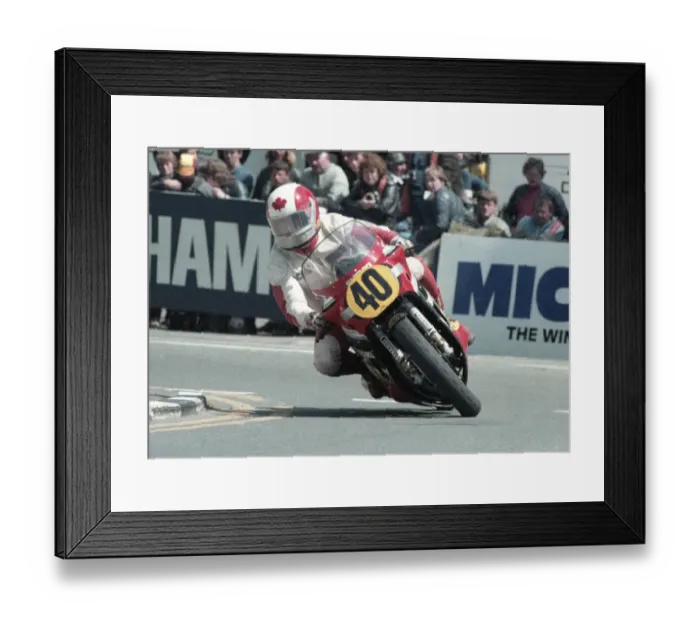 Framed Print : Kevin Wilson (Suzuki) 1985 Senior TT