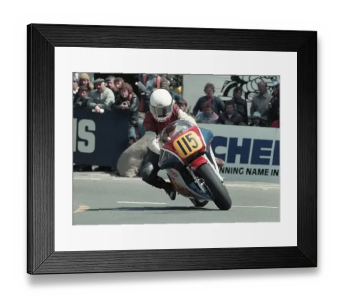 Framed Print : Rob Sewell (Cosworth) 1985 Senior TT Framed Print : Rob Sewell (Cosworth) 1985 Senior TT