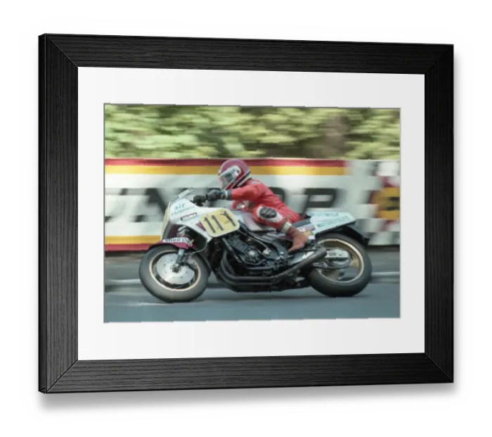 Framed Print : Richard Scoular (Yamaha) 1985 Senior TT Framed Print : Richard Scoular (Yamaha) 1985 Senior TT