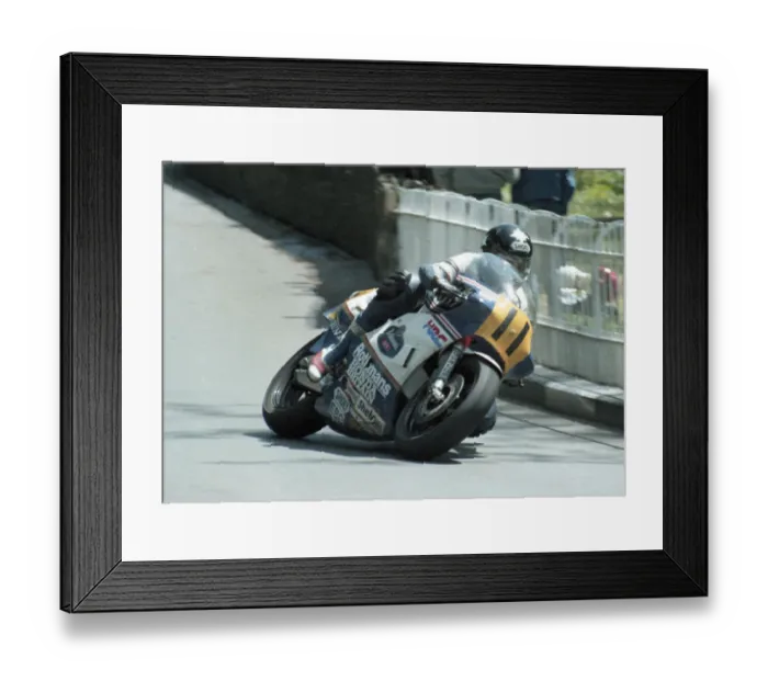 Framed Print : Roger Marshall (Honda) 1985 Senior TT Framed Print : Roger Marshall (Honda) 1985 Senior TT