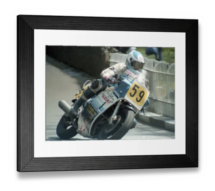 Framed Print : Dave Hill (Suzuki) 1985 Senior TT Framed Print : Dave Hill (Suzuki) 1985 Senior TT