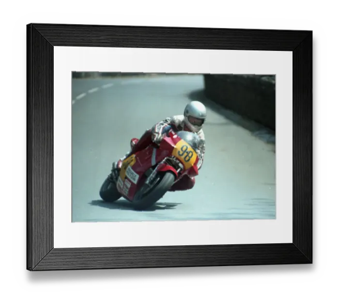 Framed Print : Ray Swann (Suzuki) 1985 Senior TT Framed Print : Ray Swann (Suzuki) 1985 Senior TT