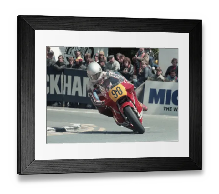 Framed Print : Ray Swann (Suzuki) 1985 Senior TT Framed Print : Ray Swann (Suzuki) 1985 Senior TT
