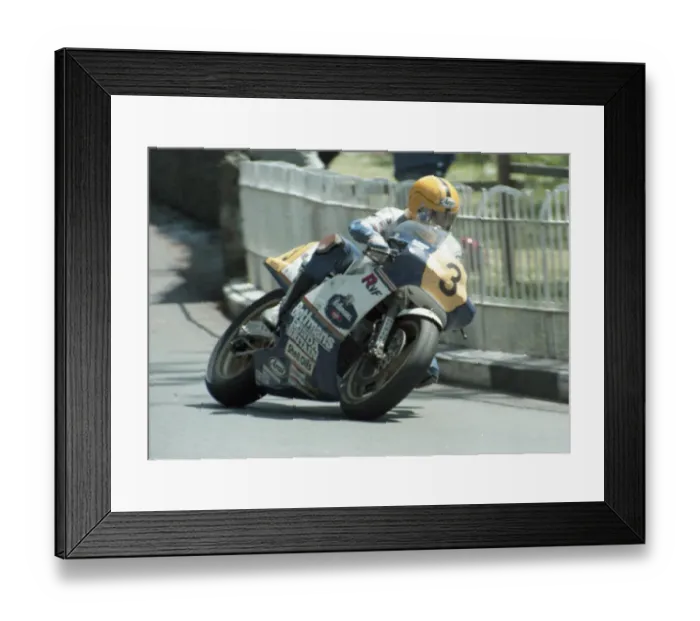 Framed Print : Joey Dunlop (Honda) 1985 Senior TT Framed Print : Joey Dunlop (Honda) 1985 Senior TT
