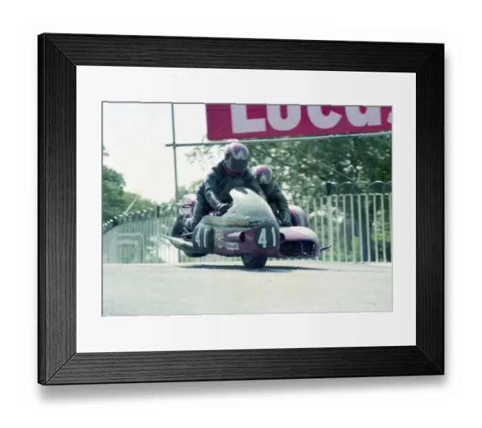 Framed Print : Roy Woodhouse & Doug Woodhouse (Yamaha) 1976 500 Sidecar TT Framed Print : Roy Woodhouse & Doug Woodhouse (Yamaha) 1976 500 Sidecar TT