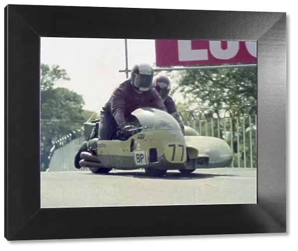 Alan May & Mick Gray (Weslake) 1976 1000 Sidecar TT