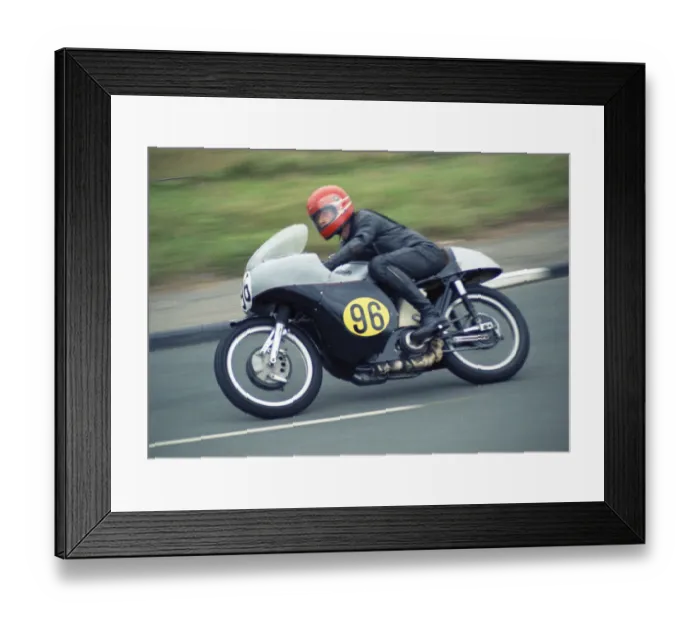 Framed Print : Clive Gant (Norton) 1974 Senior Manx Grand Prix Framed Print : Clive Gant (Norton) 1974 Senior Manx Grand Prix