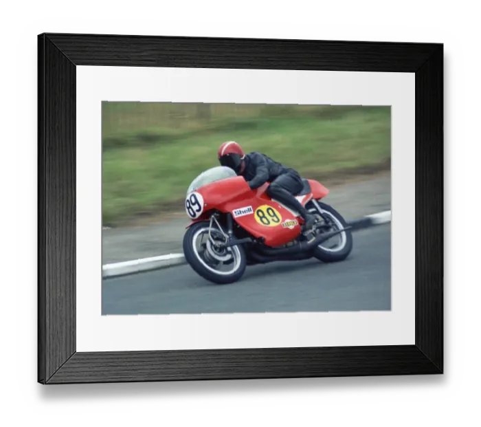 Framed Print : Barry Sims (Difazio Suzuki) 1974 Senior Manx Grand Prix Framed Print : Barry Sims (Difazio Suzuki) 1974 Senior Manx Grand Prix