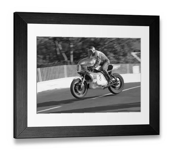 Framed Print : Percy Tait (Suzuki) 1976 Classic TT Framed Print : Percy Tait (Suzuki) 1976 Classic TT