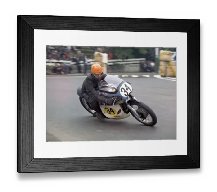 Framed Print : David Foulkes (Norton) 1971 Senior TT Framed Print : David Foulkes (Norton) 1971 Senior TT