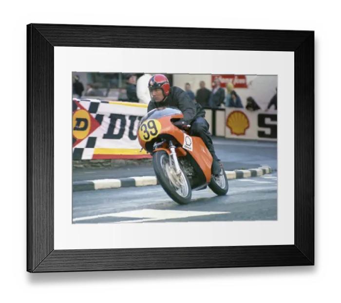 Framed Print : Brian Lee (Aermacchi) 1972 Senior TT Framed Print : Brian Lee (Aermacchi) 1972 Senior TT